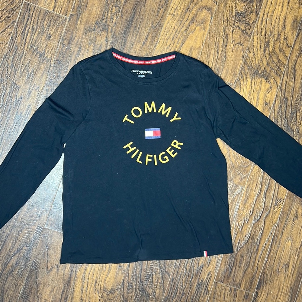 Long sleeve tee